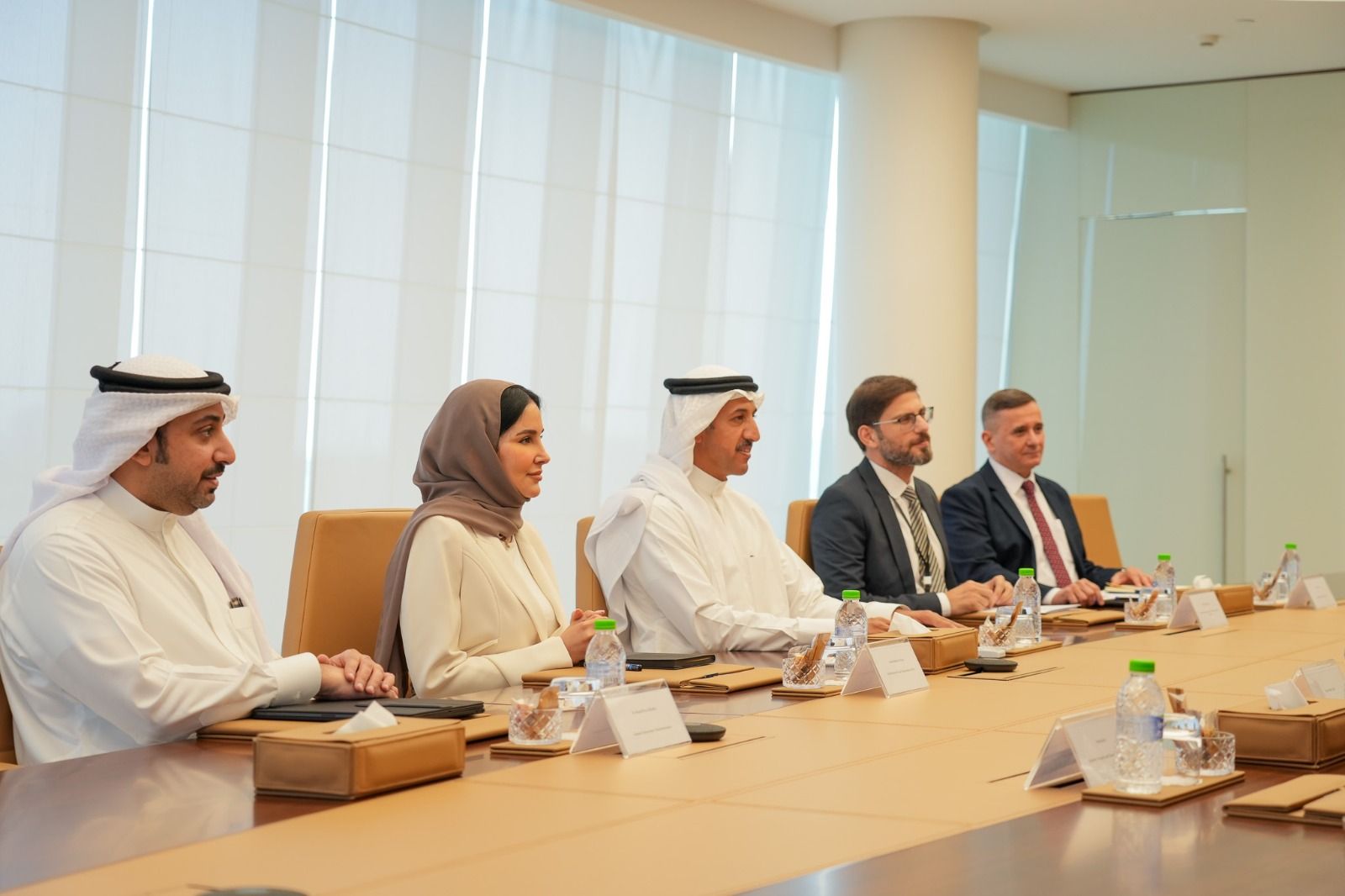 الشيخ عبدالله بن أحمد آل خليفة يستقبل مستشار رئيس الوزراء البريطاني لبحث الشراكات الاستراتيجية